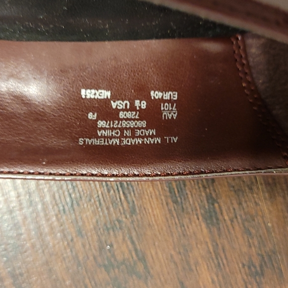 Maroon Pumps - Picture 4 of 4